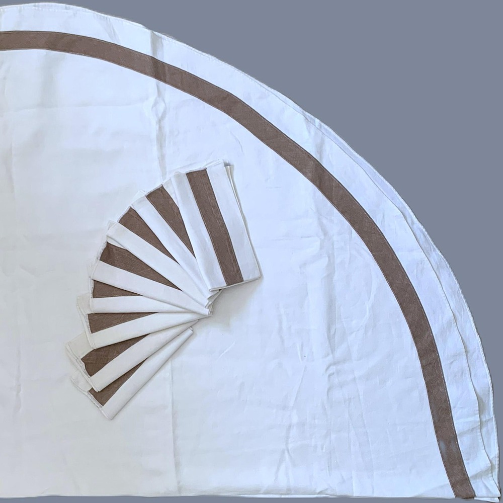 Vtg Midcentury 60's LINEN White w Brown Trim Oval 68x86 TABLECLOTH and 8 NAPKINS